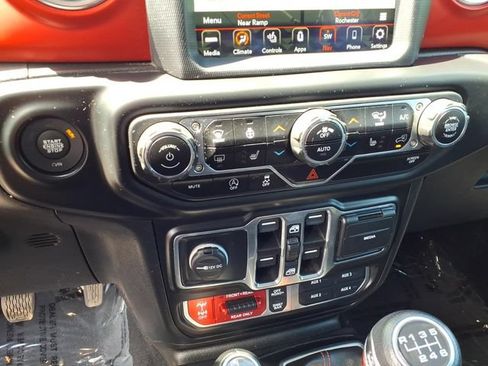 Used 2021 Jeep Gladiator Rubicon AWD/4WD image 22