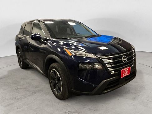 Used 2025 Nissan Rogue SV AWD/4WD image 8
