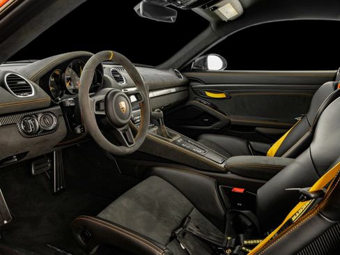 Used 2025 Porsche 718 Cayman GT4 RS RWD image 2