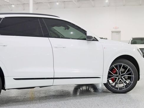 Used 2023 Audi Q8 Premium Plus w/ Premium Plus Package AWD/4WD image 12