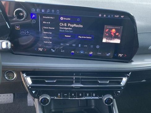 New 2026 Chevrolet Traverse LT w/ Driver Confidence Package FWD image 10