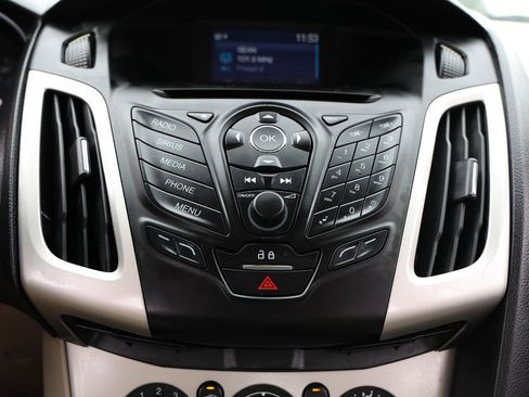 Used 2014 Ford Focus SE FWD image 31
