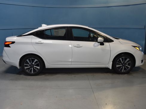 New 2025 Nissan Versa SV w/ Trunk Package image 18