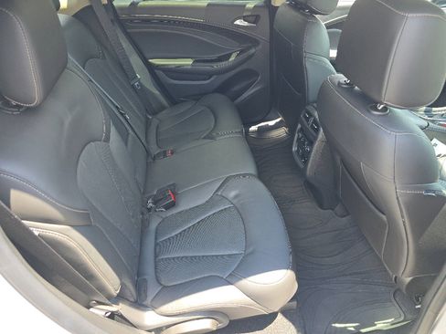 Used 2018 Buick Envision Essence AWD/4WD image 15