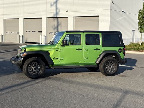 Used 2025 Jeep Wrangler Unlimited Sport AWD/4WD image 5