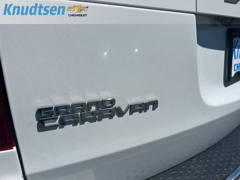 Used 2018 Dodge Grand Caravan SXT FWD image 10