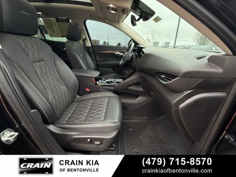 Used 2022 Buick Envision Avenir w/ Technology Package II FWD image 32