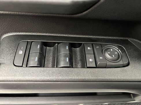 Used 2025 Toyota 4Runner SR5 image 12