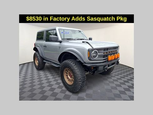 Used 2023 Ford Bronco 2-Door w/ Sasquatch Package AWD/4WD image 1