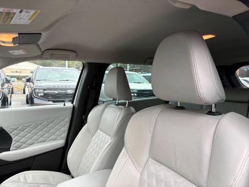 Used 2022 Mitsubishi Outlander SEL image 16