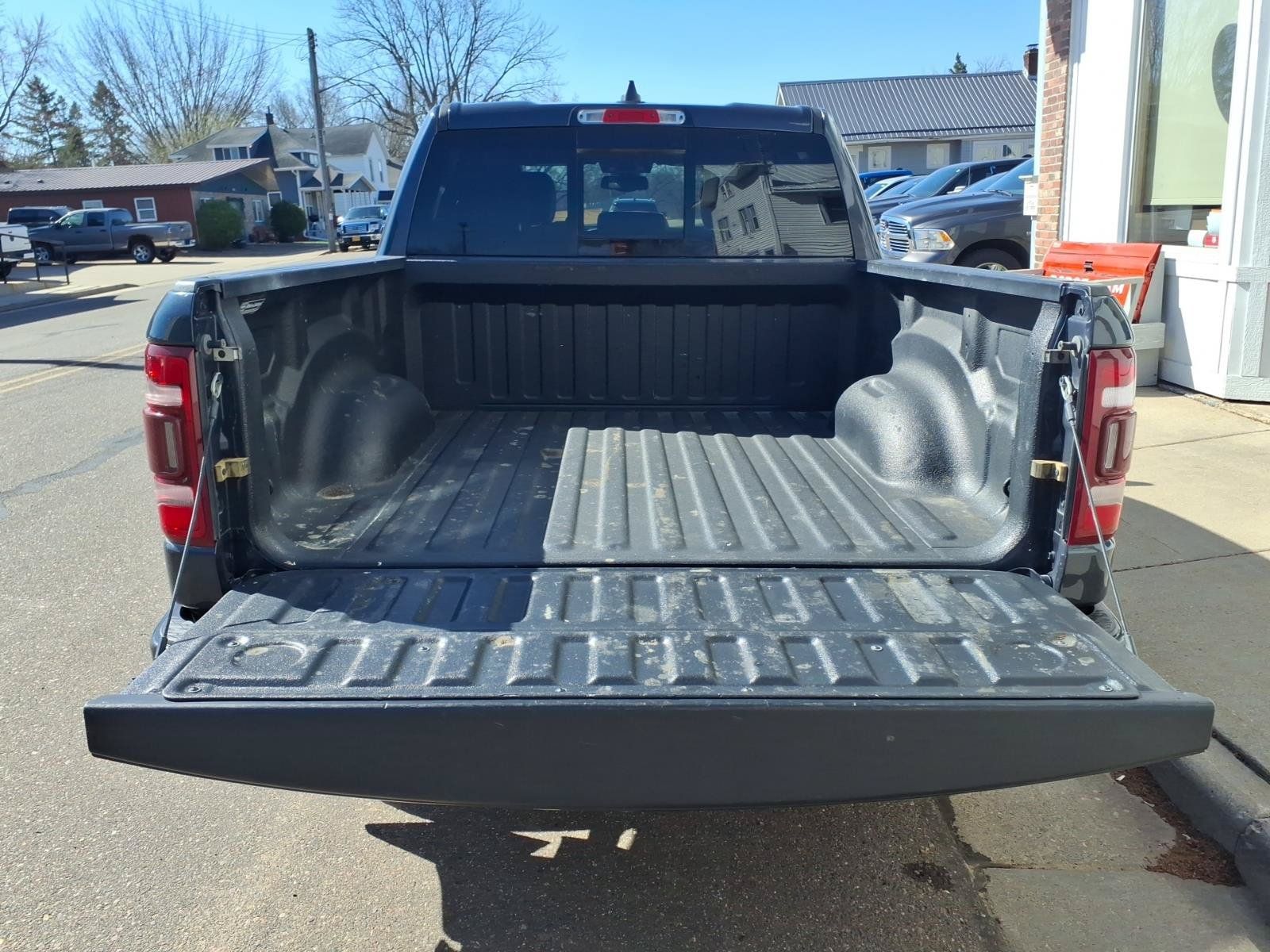 Used 2020 RAM 1500 Laramie w/ Sport Appearance Package AWD/4WD image 19