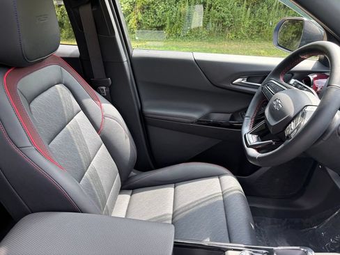 Used 2025 Chevrolet Equinox RS w/ Safety and Technology Package AWD/4WD image 41