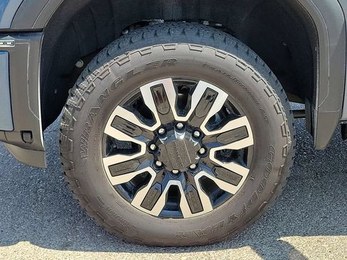 Used 2025 GMC Sierra 2500 Denali Ultimate AWD/4WD image 17