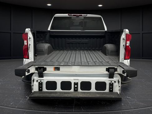 Used 2024 Chevrolet Silverado 1500 ZR2 w/ Technology Package AWD/4WD image 31