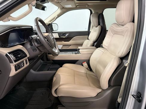 Used 2024 Lincoln Navigator Reserve AWD/4WD image 9