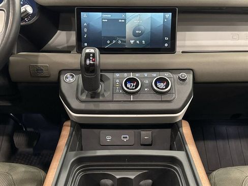 Used 2021 Land Rover Defender 110 SE image 35