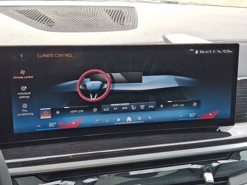 Used 2025 BMW X7 xDrive40i w/ M Sport Package image 16