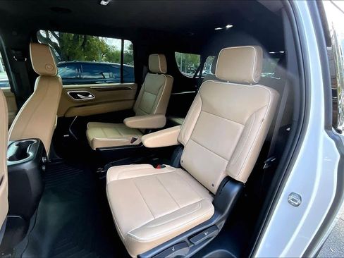 Used 2024 Chevrolet Suburban Premier image 21