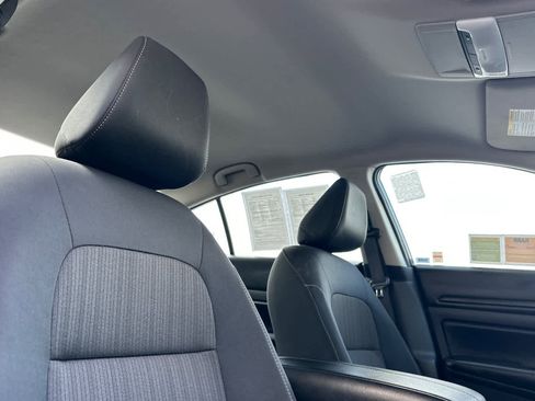 Used 2024 Nissan Altima 2.5 SV image 17