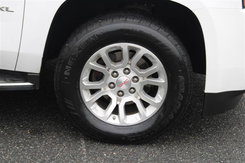 Used 2017 GMC Yukon XL SLT AWD/4WD image 9