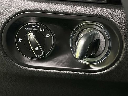 Certified 2023 Porsche Macan S AWD/4WD image 40