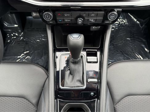 Used 2026 Jeep Compass Latitude image 23