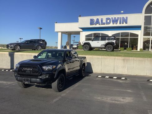 Used 2019 Toyota Tacoma TRD Pro image 3