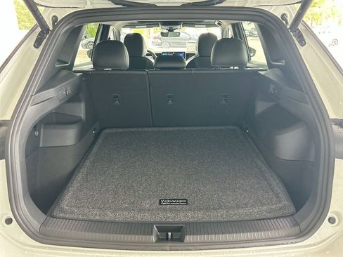 New 2026 Volkswagen Tiguan SE R-Line AWD/4WD image 48
