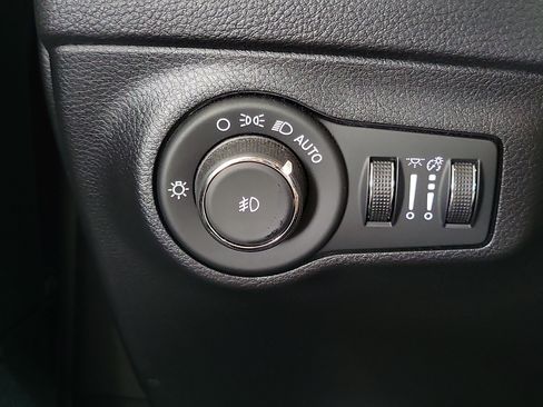 Certified 2020 Jeep Compass Latitude FWD image 21