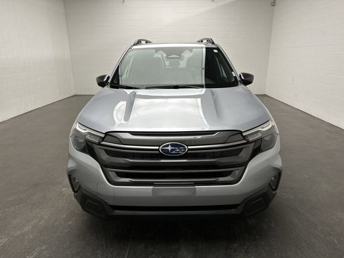 Used 2024 Subaru Ascent Limited w/ Technology Package image 3