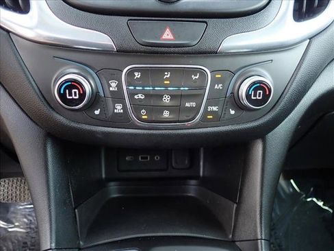 Used 2019 Chevrolet Equinox LT w/ Driver Convenience Package AWD/4WD image 20
