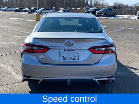 Used 2023 Toyota Camry SE image 4