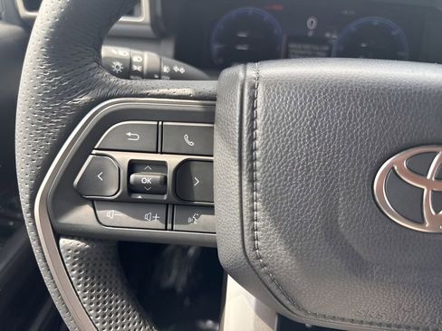 Used 2025 Toyota Tacoma TRD Sport AWD/4WD image 14