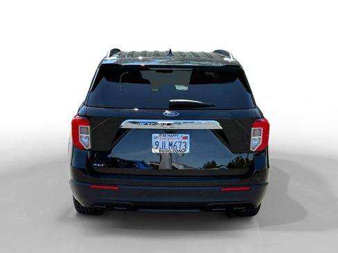 Certified 2023 Ford Explorer XLT RWD image 4