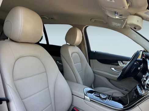 Used 2018 Mercedes-Benz GLC 300 4MATIC image 30