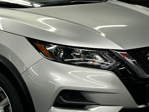 Used 2020 Nissan Rogue Sport SV image 36