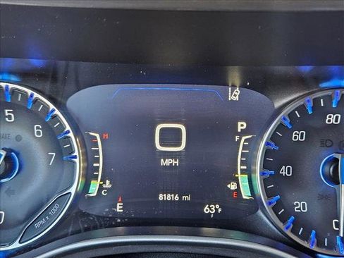 Used 2022 Chrysler Pacifica Touring-L image 10