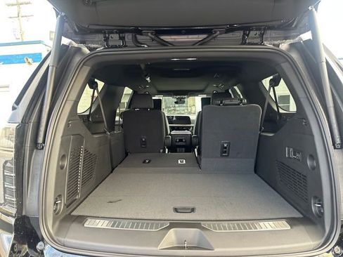 New 2026 Chevrolet Suburban High Country image 14