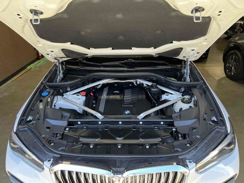 Used 2019 BMW X5 xDrive40i w/ Convenience Package AWD/4WD image 11