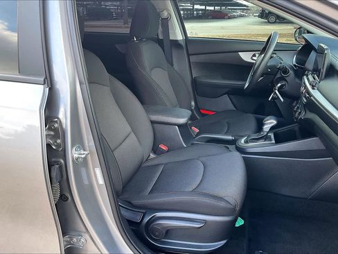 Used 2024 Kia Forte LXS image 7