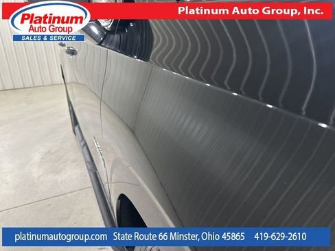 Used 2022 Chevrolet Tahoe LT w/ Luxury Package image 40