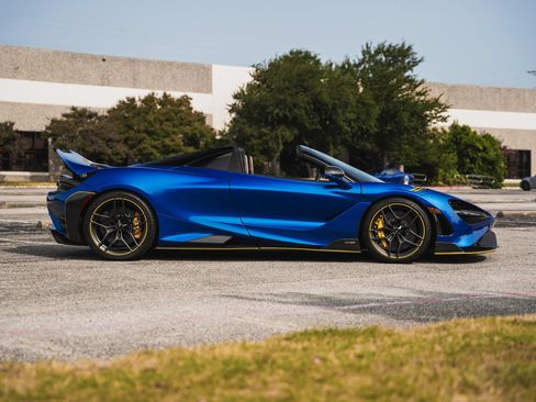 Used 2022 McLaren 765LT RWD image 26