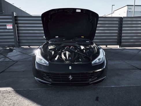 Used 2018 Ferrari GTC4Lusso T image 13