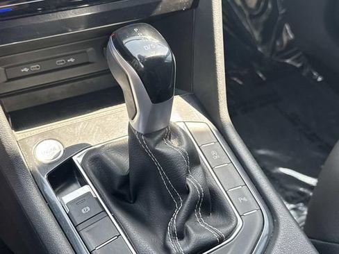 Used 2023 Volkswagen Tiguan SE R-Line FWD image 24