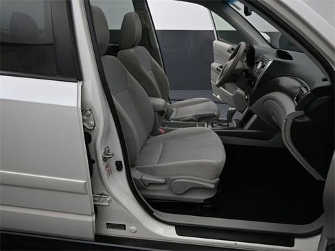 Used 2013 Subaru Forester 2.5X Premium image 38