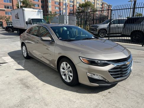 Used 2024 Chevrolet Malibu LT FWD image 3