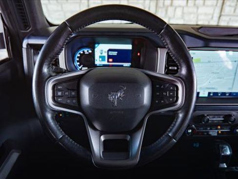 Used 2021 Ford Bronco Outer Banks image 16