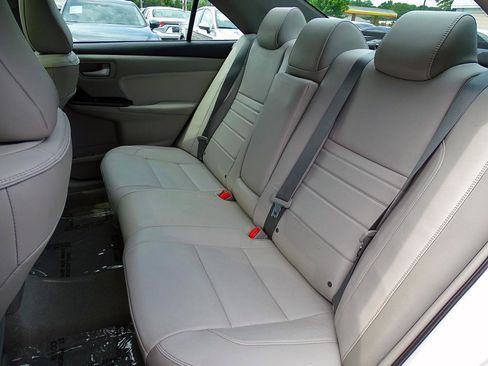 Used 2015 Toyota Camry XLE w/ Moonroof Package FWD image 26