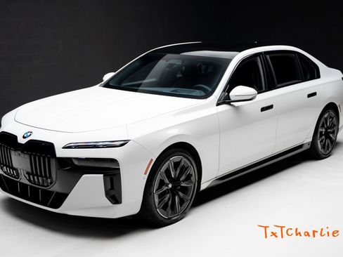 Used 2024 BMW 760i xDrive image 1