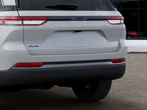 New 2026 Jeep Grand Cherokee Laredo AWD/4WD image 13